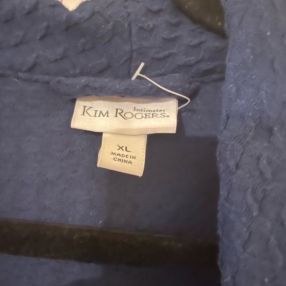 Kim Rogers woman’s xl bathrobe - Picture 2 of 4